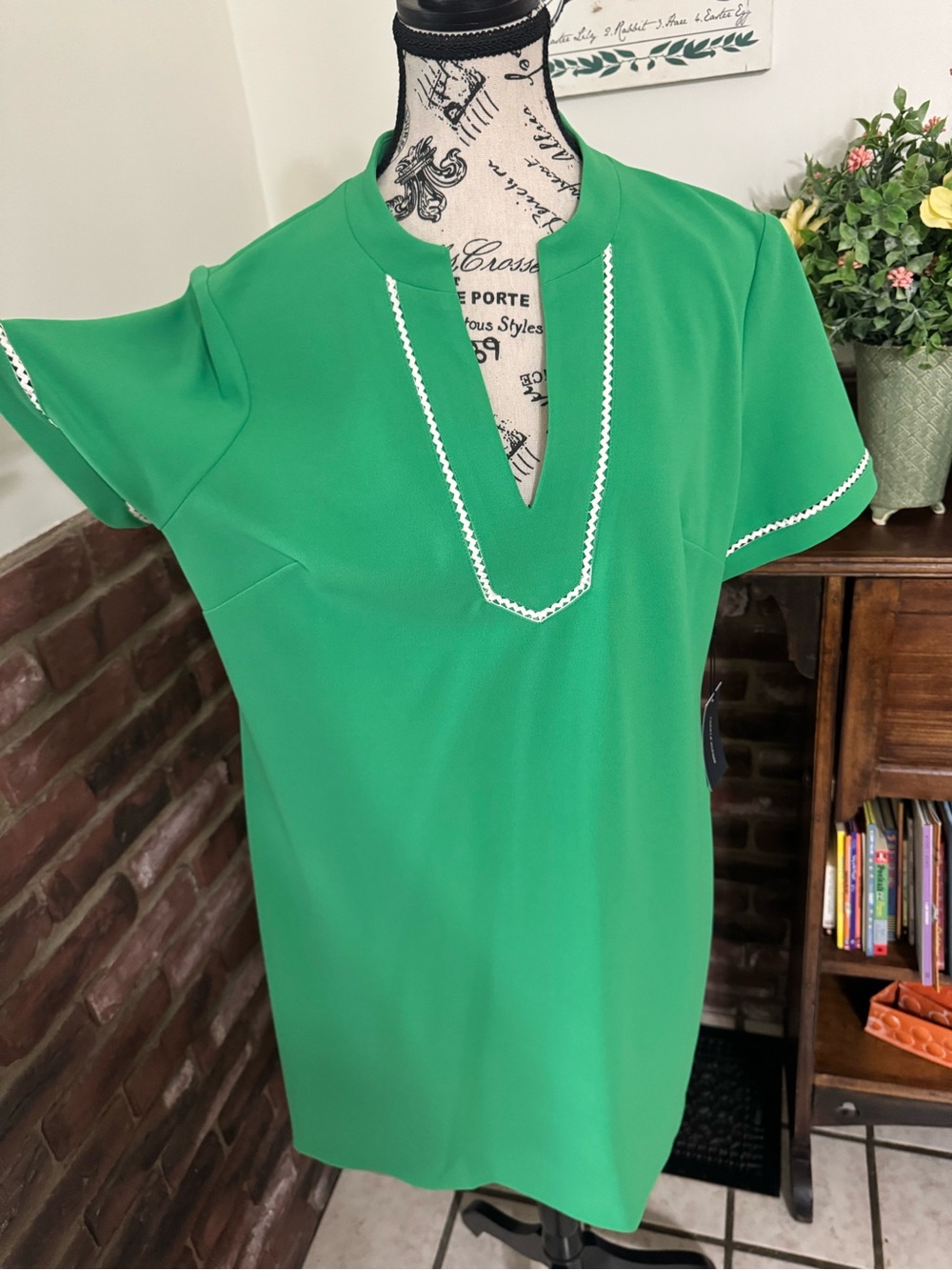 Tommy Hilfiger Kelly Green Shift Dress White Trim Size 16 NWT